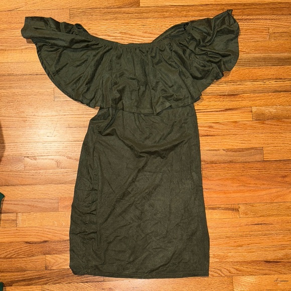 a'gaci Dresses & Skirts - a'gaci Off-Shoulder Dark Green Mini Dress